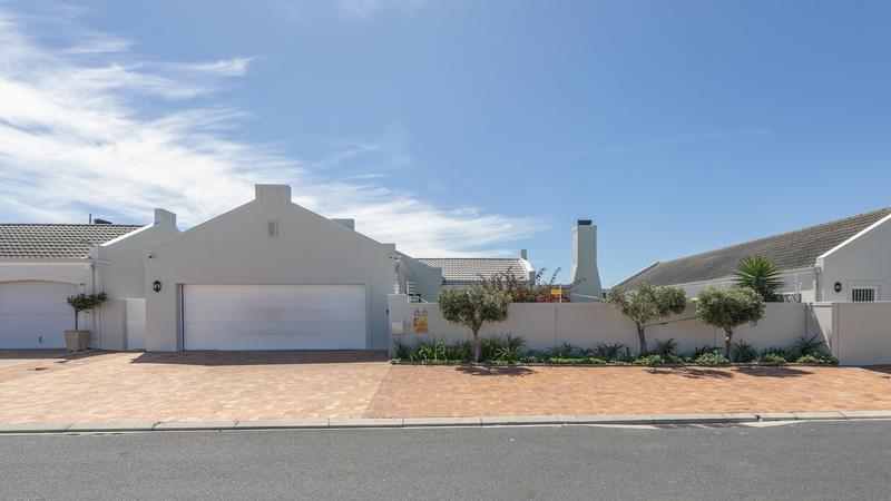 To Let 4 Bedroom Property for Rent in Sunningdale Western Cape